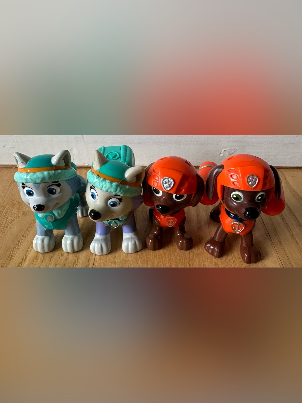 Paw Patrol Everest & Zuma Figure Lot Spin Master Rescue Pups Toy Bundle